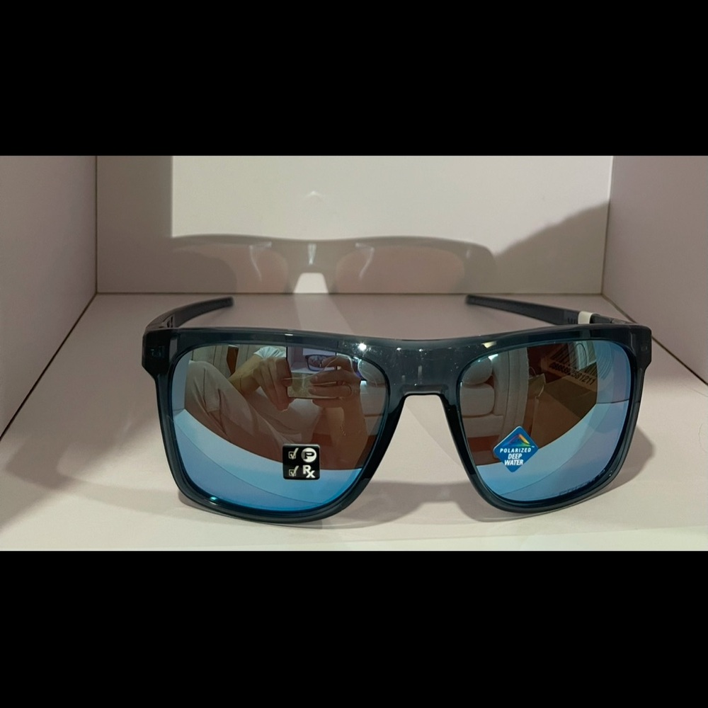 Stylish Blue Sunglasses